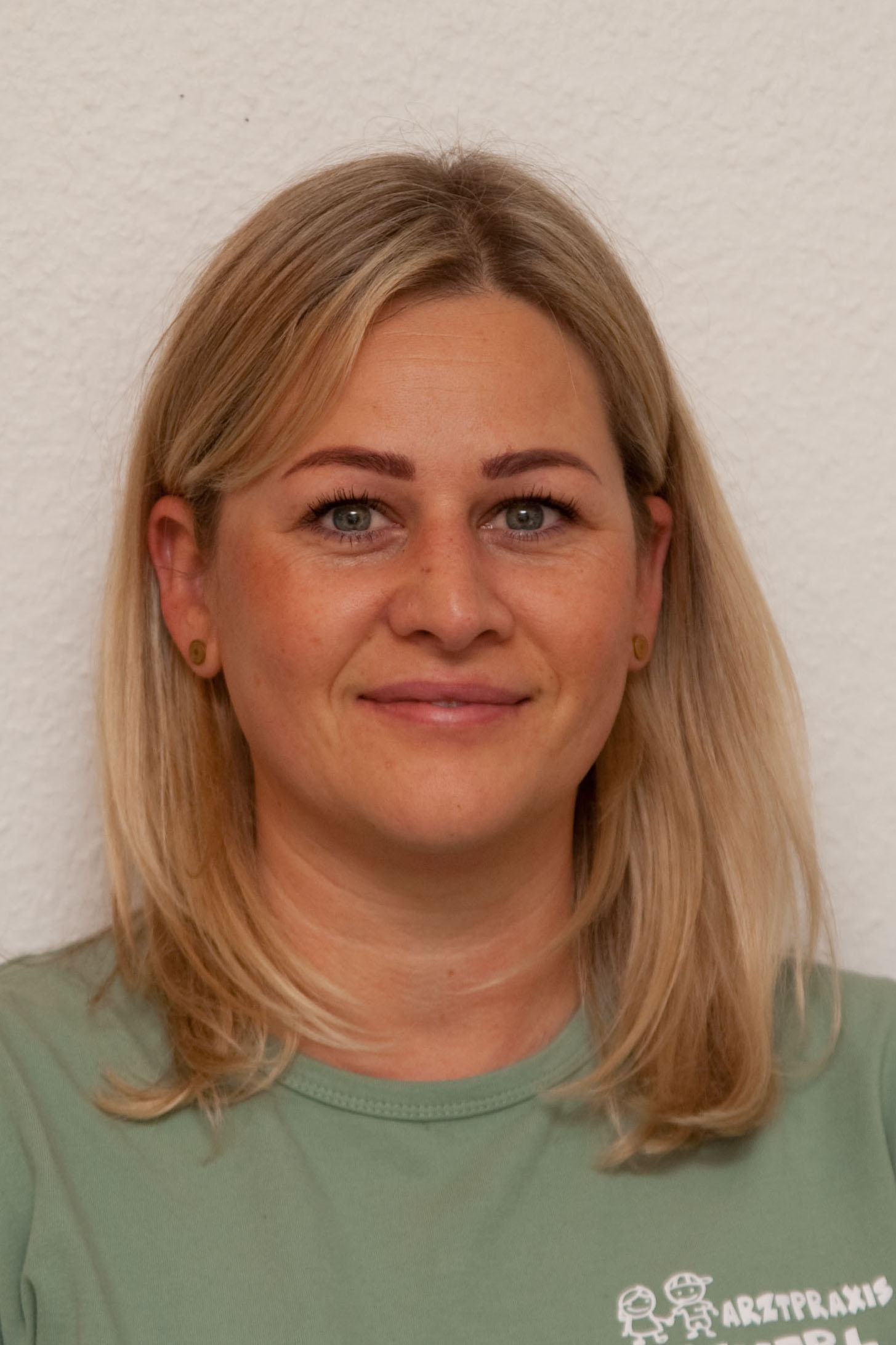 Frau Isabell Patekar